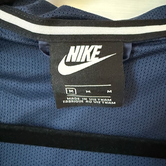 Men's Nike Windrunner Jacket (Olive & Green) - Picture 5 of 7